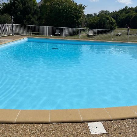 Studio Cote Piscine Apartment Equemauville Bagian luar foto